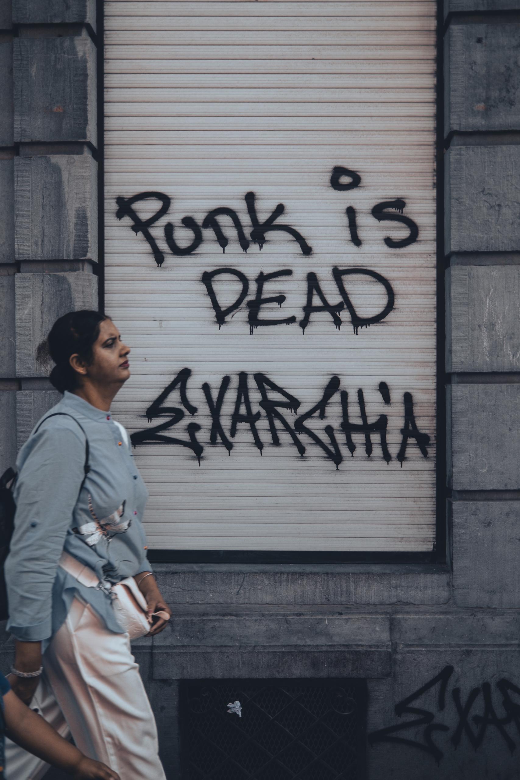 Literally underground. Subculture of mourning, Brussels 1000.
