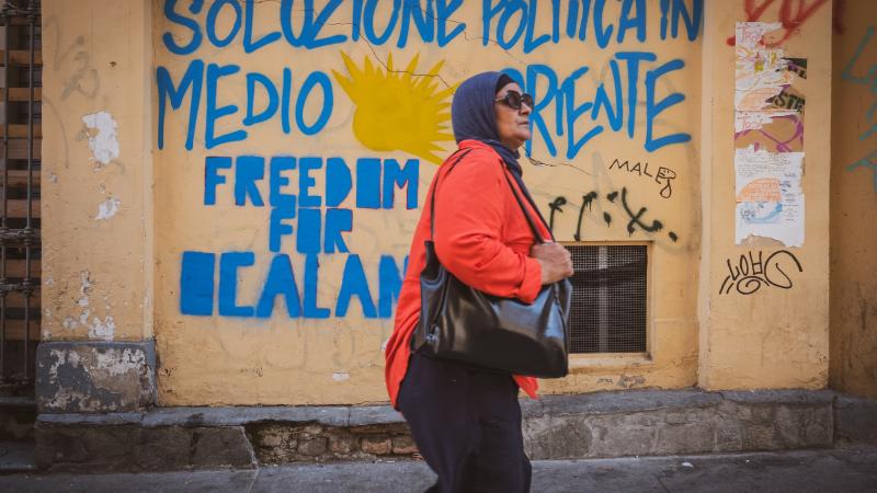 Kurdish solidarity graffiti. Balon, Torino.