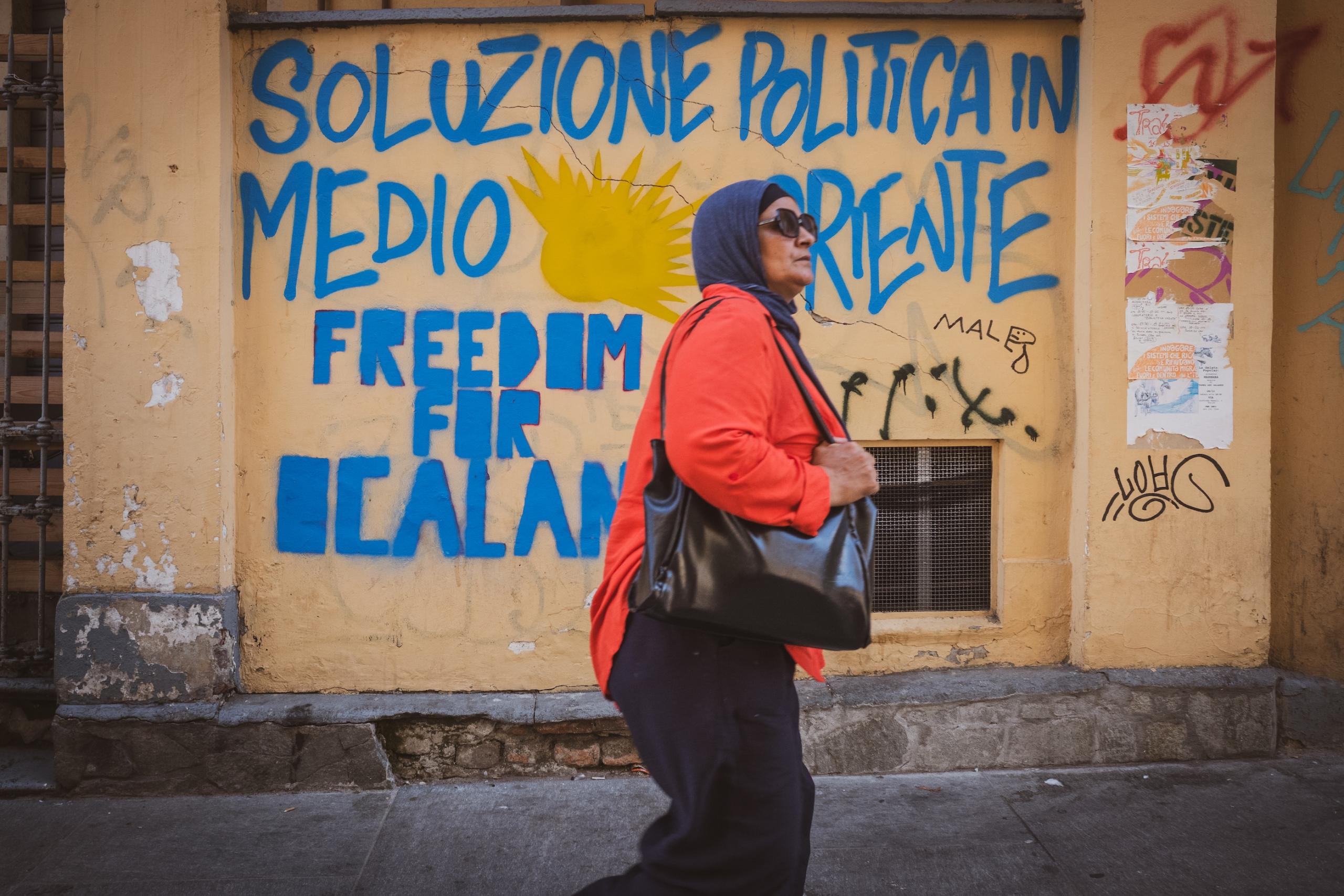 Kurdish solidarity graffiti. Balon, Torino.