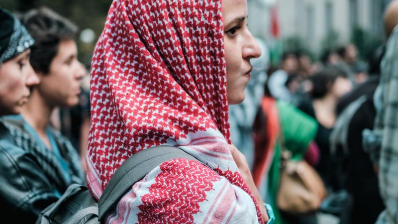 Identifies with the Palestinians. End genocide and Zionism protest, Torino.