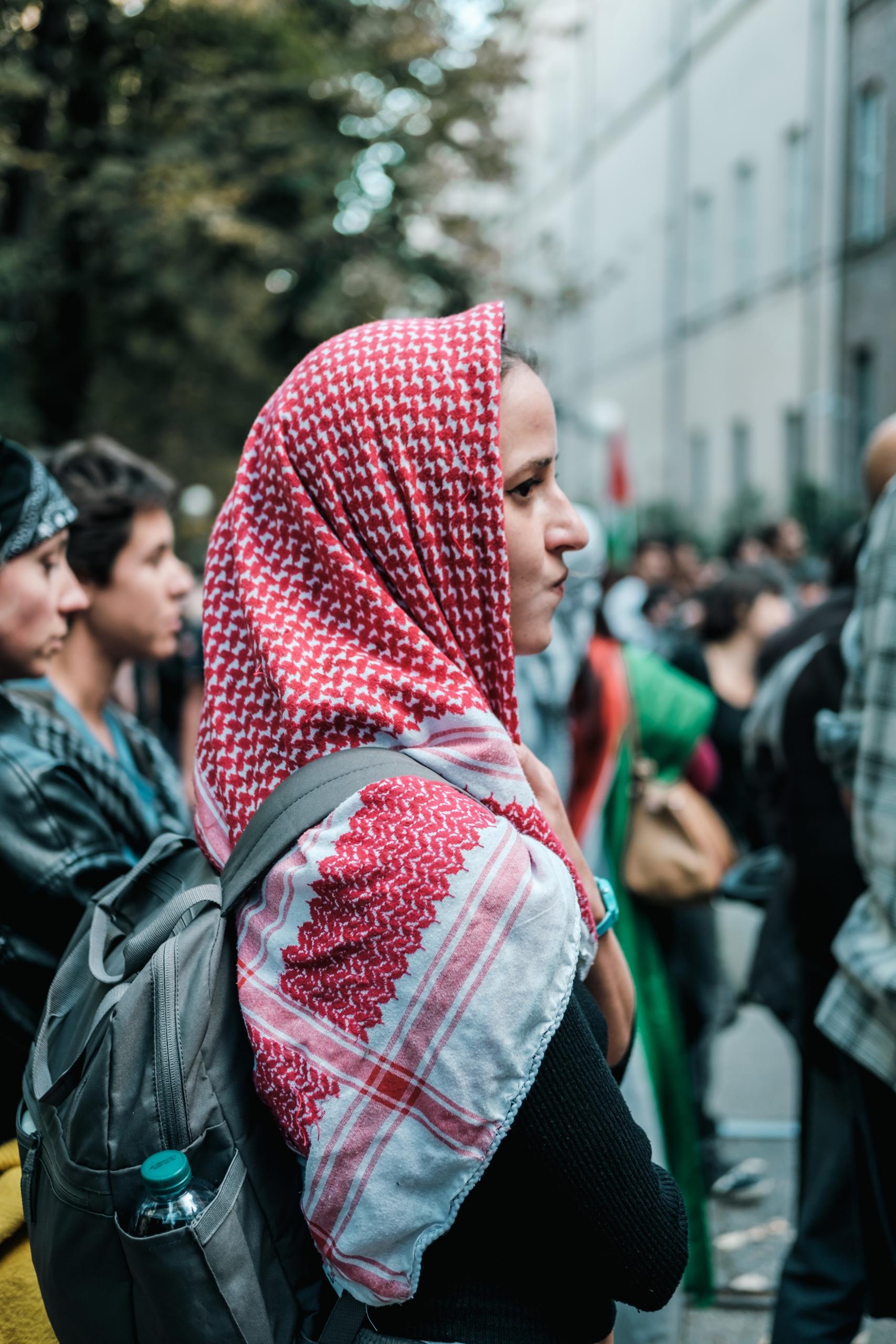 Identifies with the Palestinians. End genocide and Zionism protest, Torino.